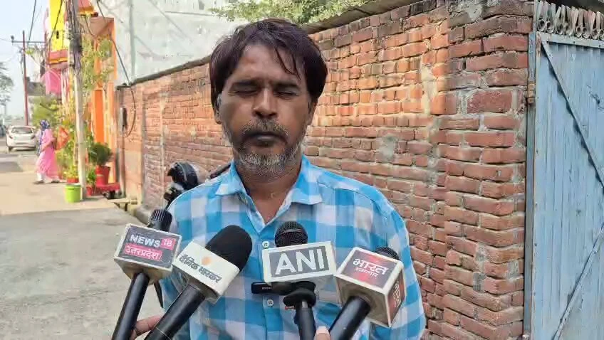 पाकिस्तान की जेल में बंद अलीगढ़ के युवक के साथ मारपीट का आरोप, पिता ने सरकार से बेटे की सुरक्षा की गुहार लगाई