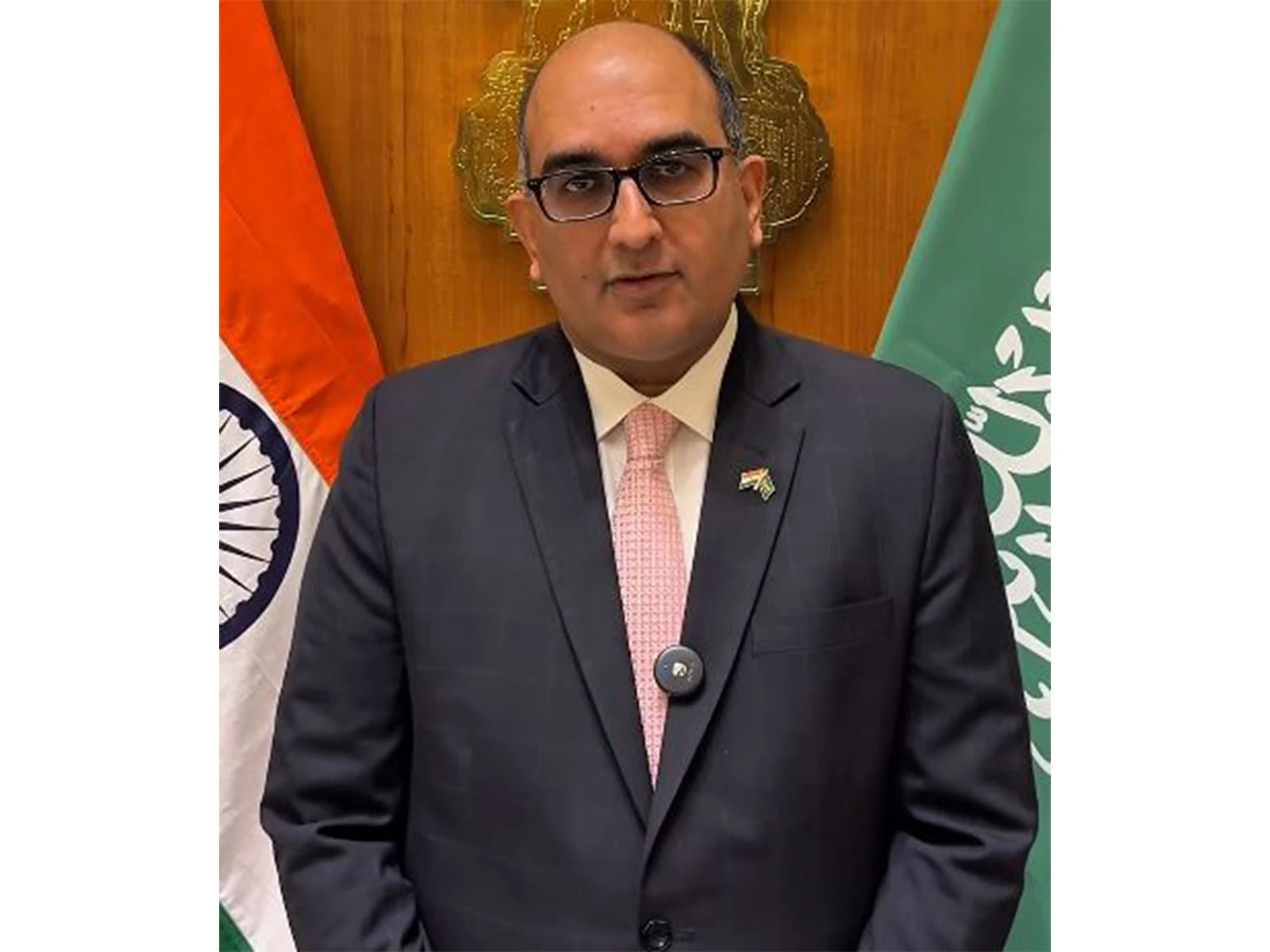 सऊदी अरब में हमलों के बीच भारतीय राजदूत ने भारतीयों से शांत रहने और स्थानीय नियमों का पालन करने की अपील की