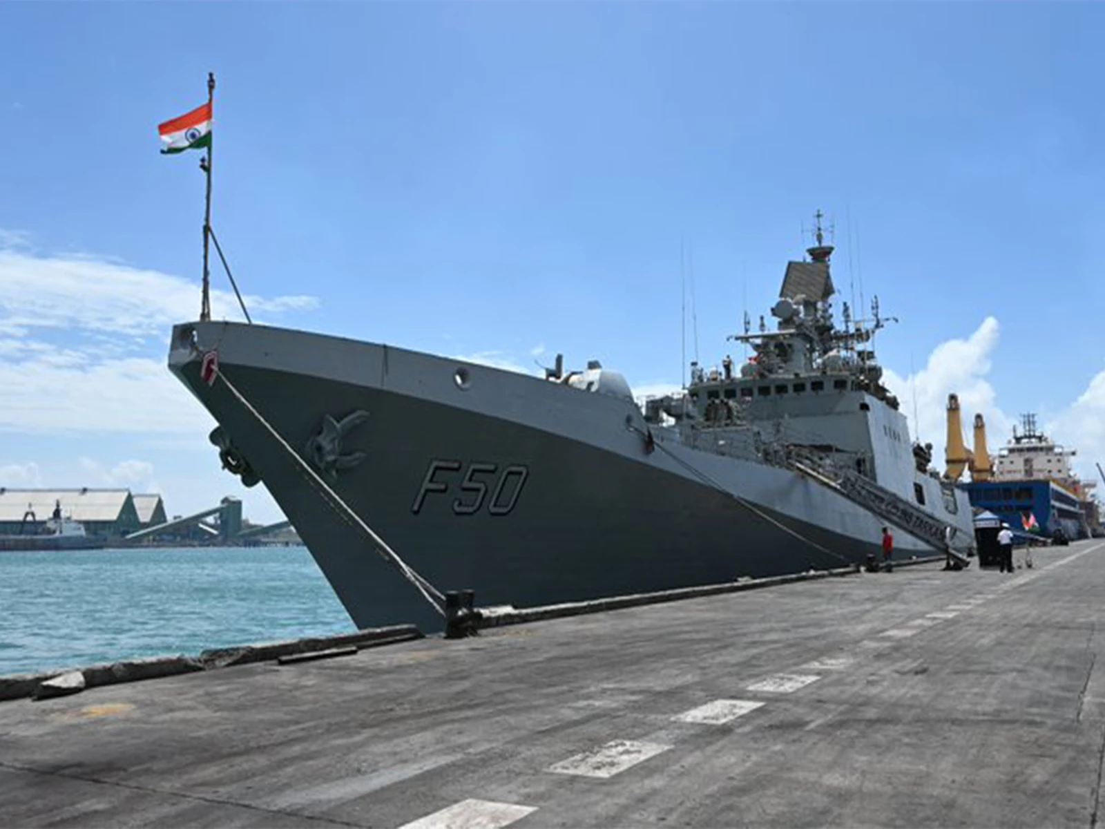 INS Tarkash मॉरीशस पहुंचा, 'आप्रवासी दिवस' के कार्यक्रमों में लेगा हिस्सा