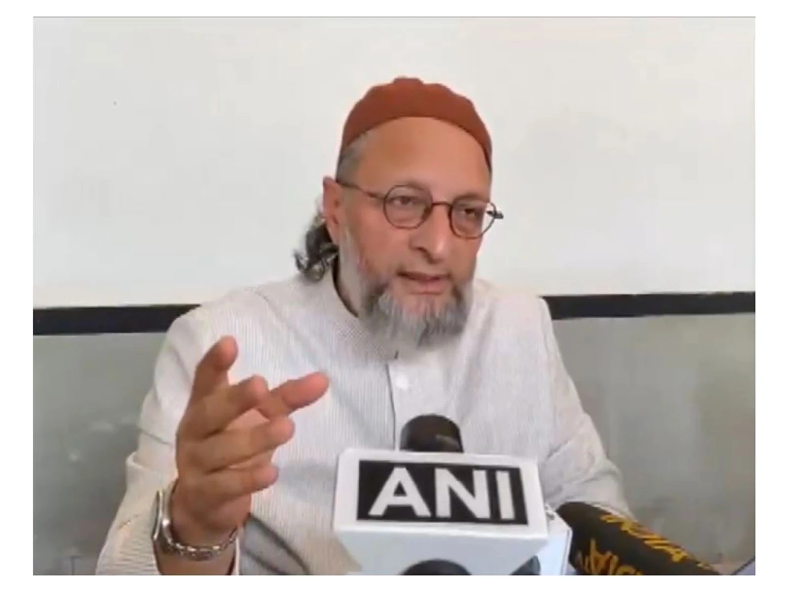 सऊदी अरब के मदीना और मक्का में फंसे 4000 भारतीय उमराह यात्रियों को जल्द वापस लाने की ओवैसी ने की मांग
