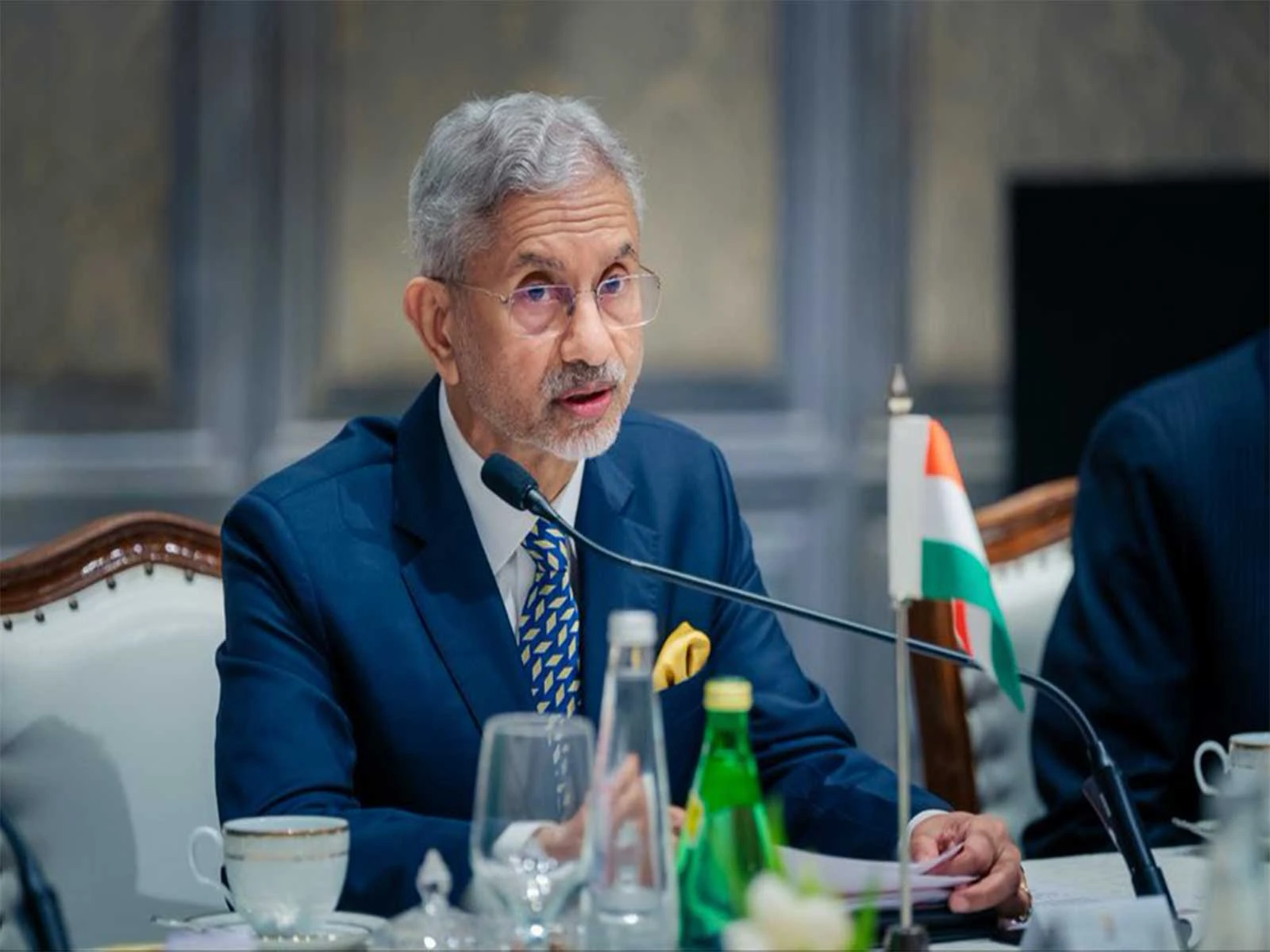 मुंबई में यूएई के विदेश मंत्री से मिले एस जयशंकर, पश्चिम एशिया के हालात पर जताई गहरी चिंता