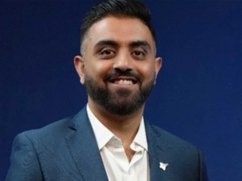 UAE अस्पताल में भर्ती भारतीय पायलट कैप्टन Smit Machchhar से मिले राजदूत
