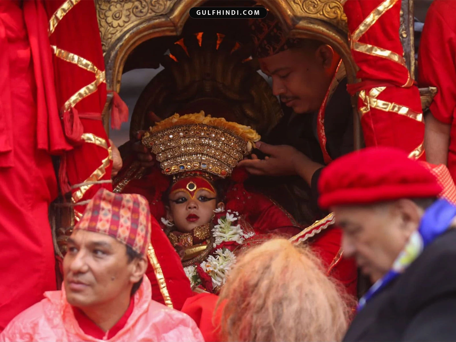 नेपाल में त्योहारों की शुरुआत, जीवित देवी कुमारी ने शहर में निकाली पहली भव्य यात्रा.