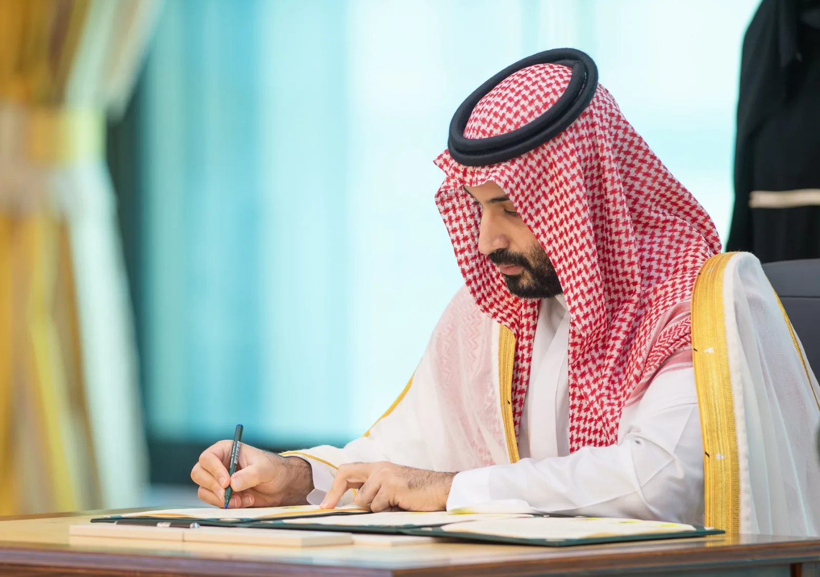 Saudi में आज से नए और बढ़िया सैलेरी वाले नौकरी पर लगा मुहर, MBS ने खोला गाड़ी बनाने वालों के लिए दरवाजा।