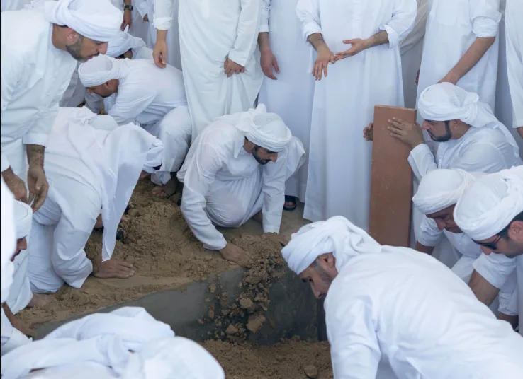 मिट्टी में मिल गए दुबई शेख के भाई, भतीजे शेख Hamdan ने दिया मिट्टी, 10 दिन UAE में प्रतिबंधित रहेगा कई काम