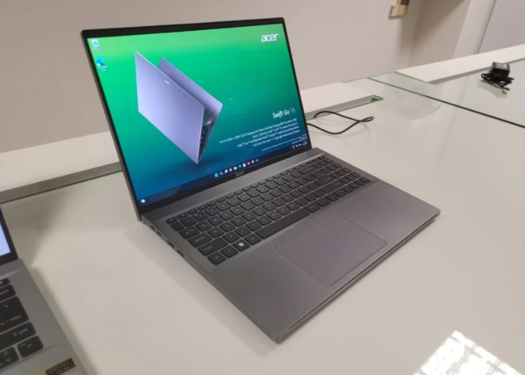 Acer Swift Go 14 Laptop