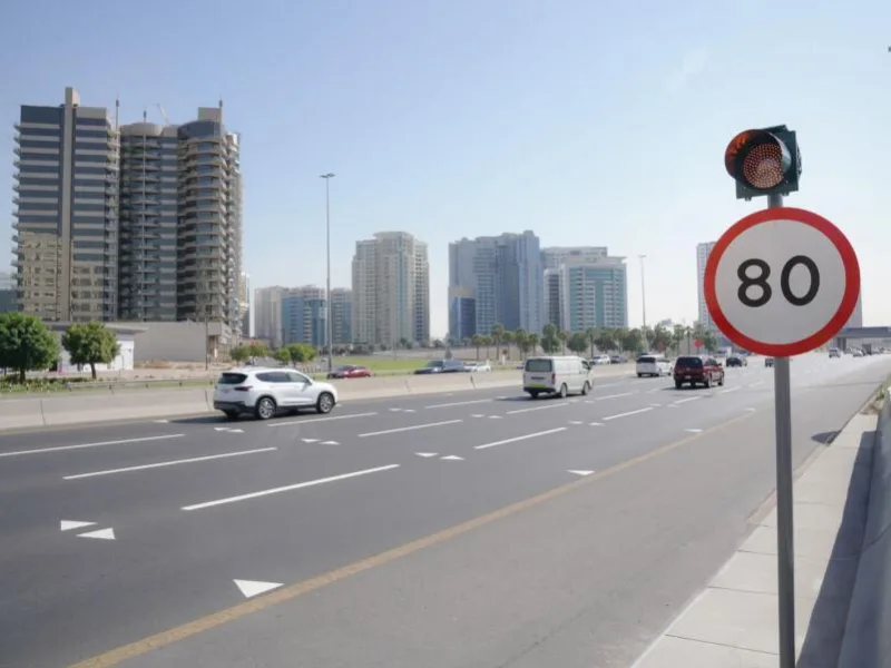 UAE : सड़कों पर लागू हुआ नया Speed Limit, उल्लंघन पर लगाया जाएगा भारी जुर्माना